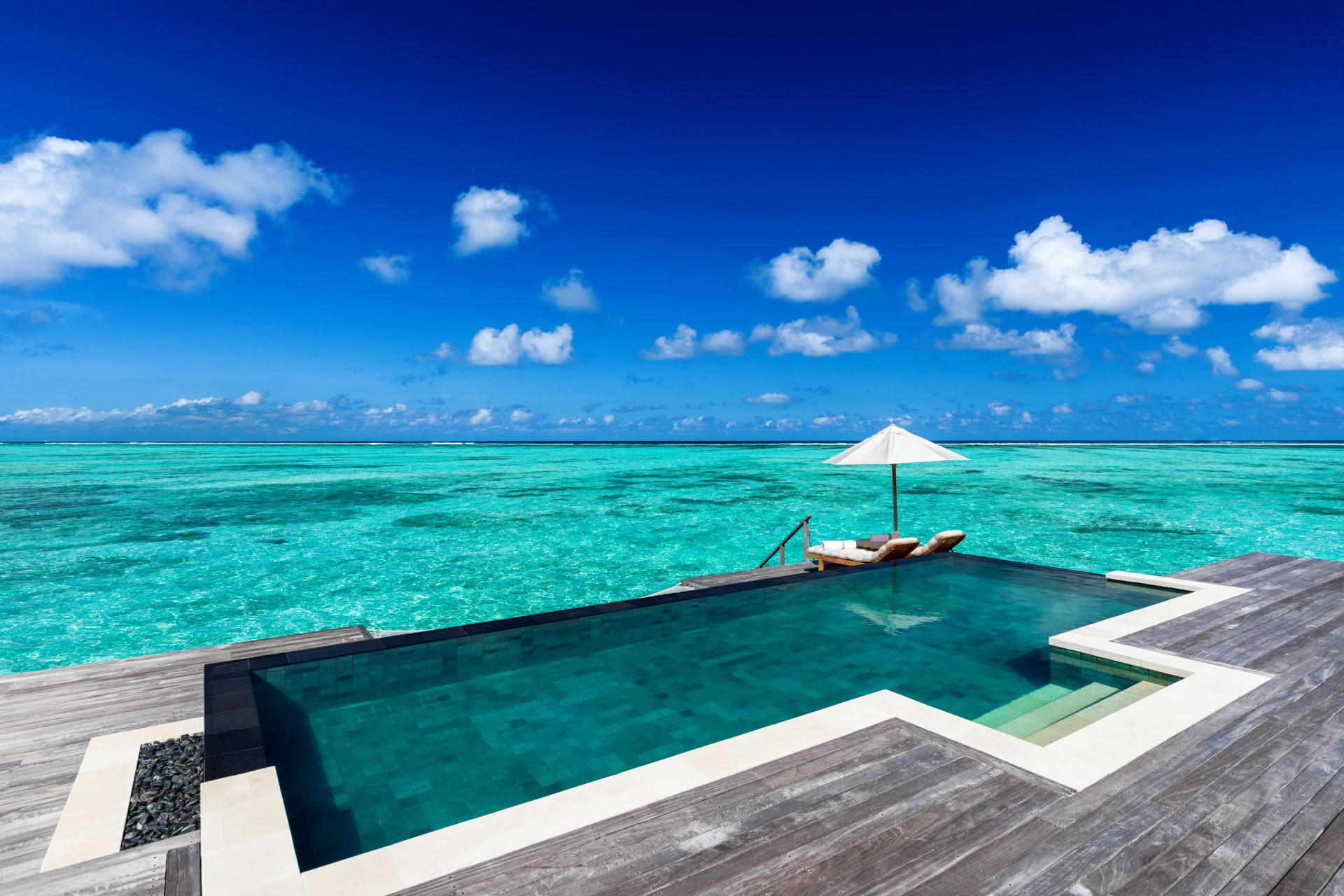 GLM_Residence with Pool Sun Deck